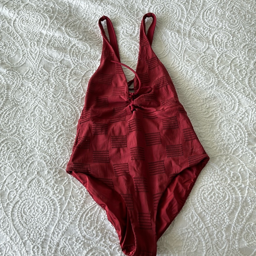 Worn once. Perfect condition!